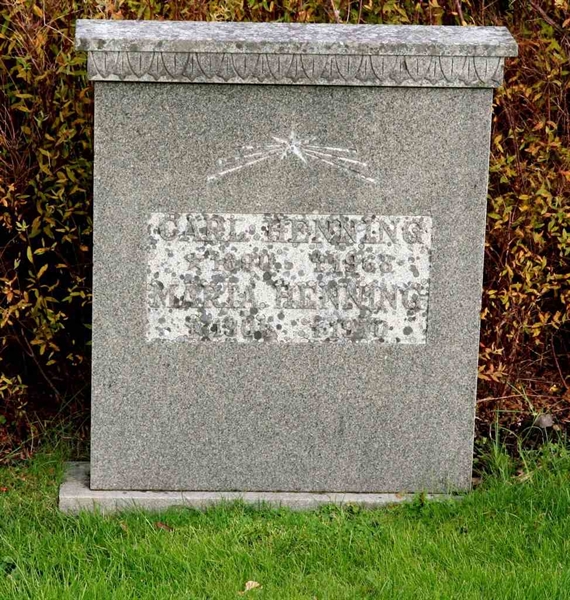 Grave number: F Ö C   271-272