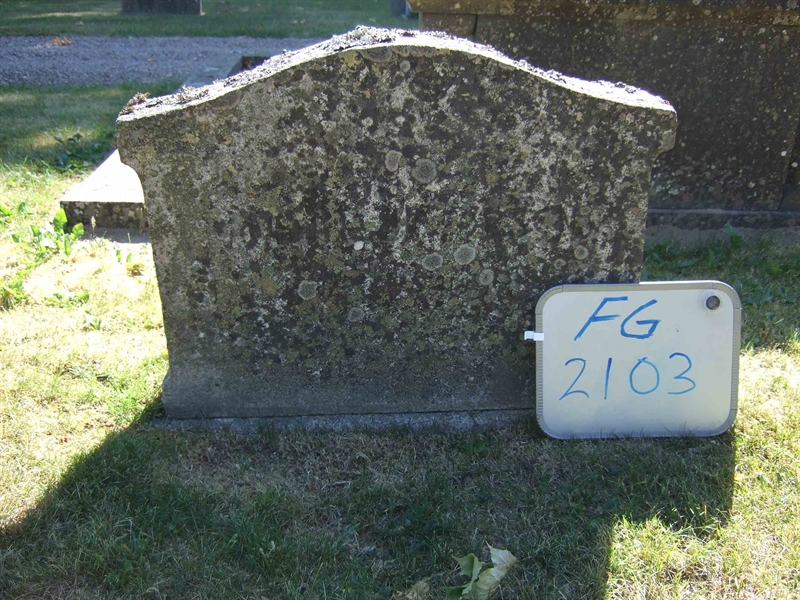 Grave number: F G B   157