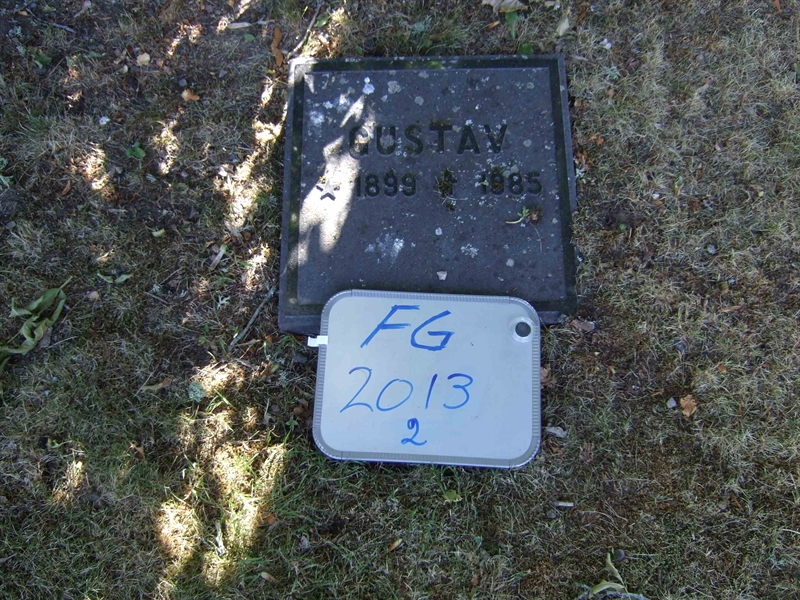 Grave number: F G B   275-276