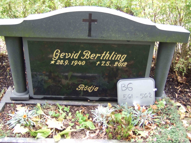 Gravnummer: B G E    83-84