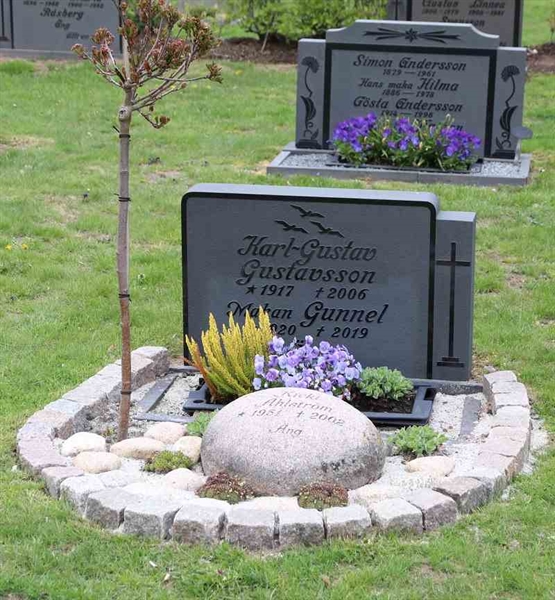 Grave number: B N B    63-64
