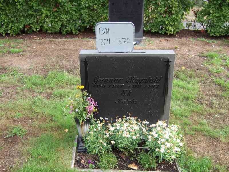 Grave number: B N A    27-28