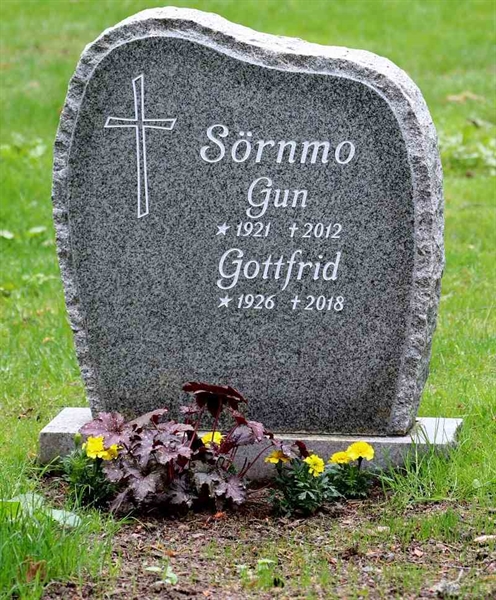 Grave number: S 11D C     3-4
