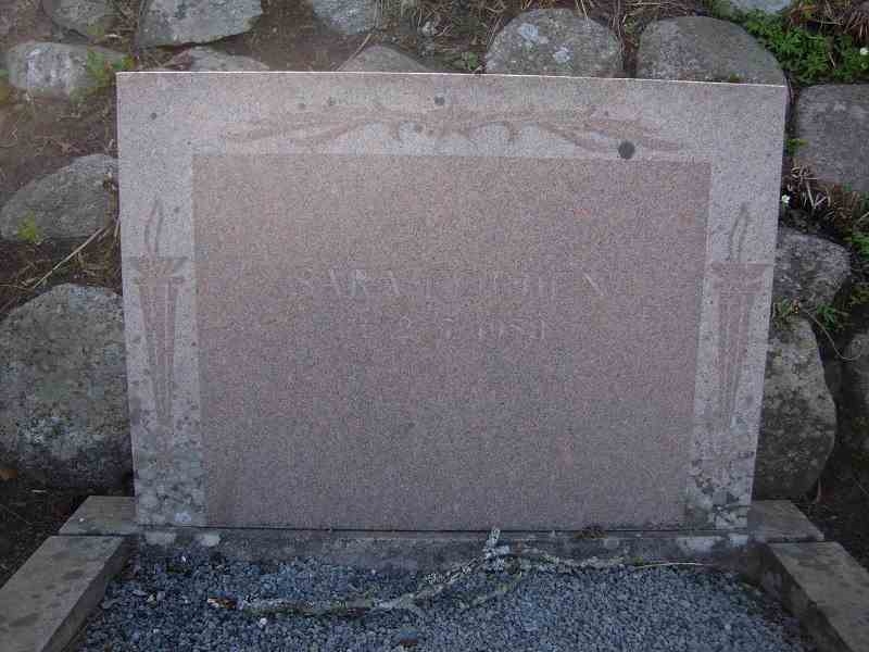 Grave number: A L    22