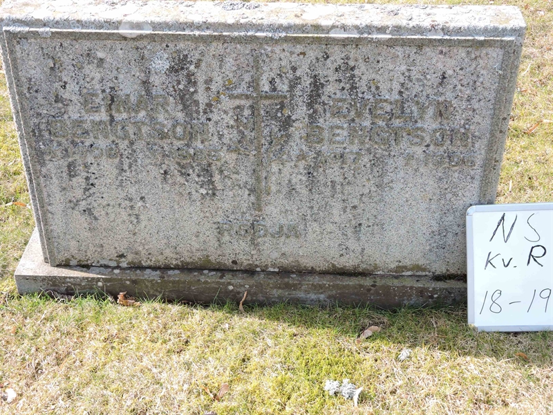Grave number: NS R    18-19
