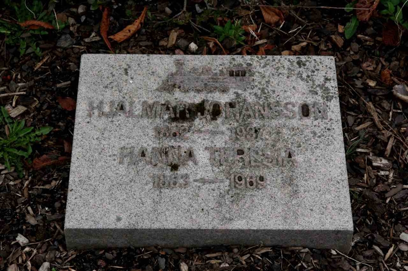 Grave number: A M   424-425