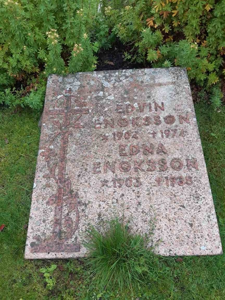 Grave number: F Ö C   294-295