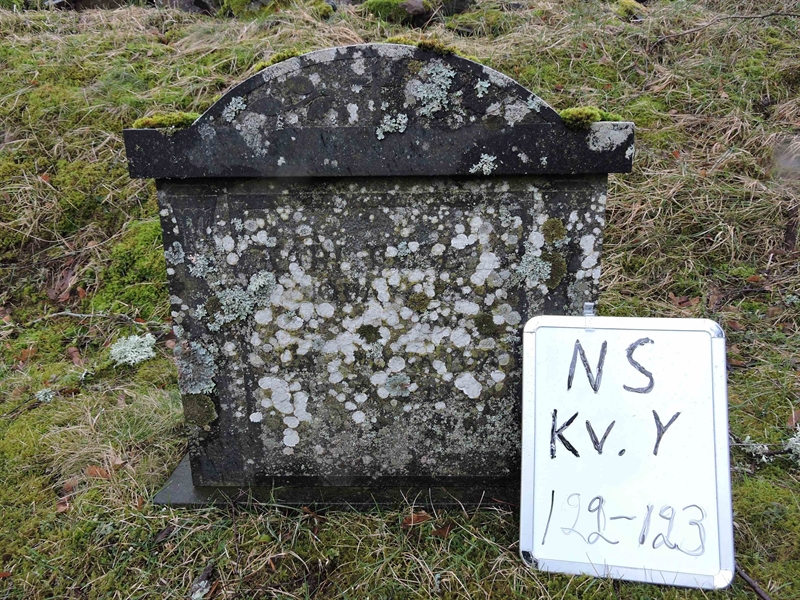 Grave number: NS Y   122-123