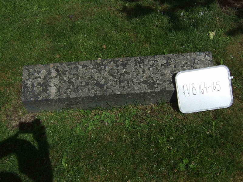 Grave number: F V B 164-165