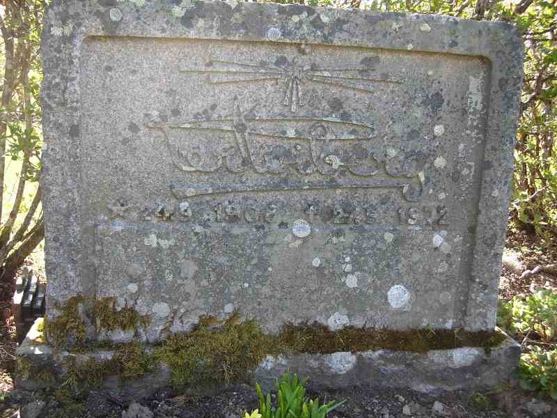 Grave number: A K   169-170