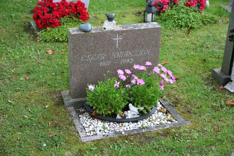 Grave number: F G U    19