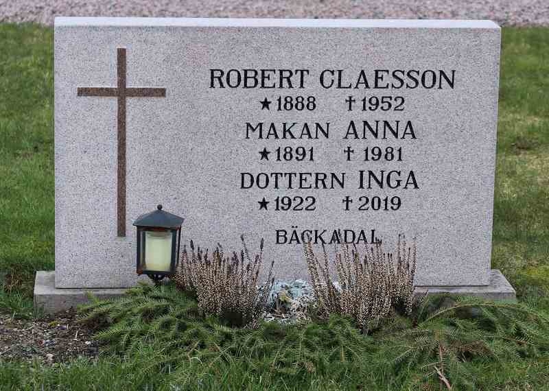 Grave number: M G 04   120-121