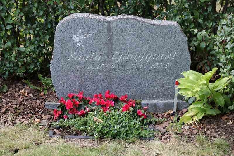 Grave number: G B 107