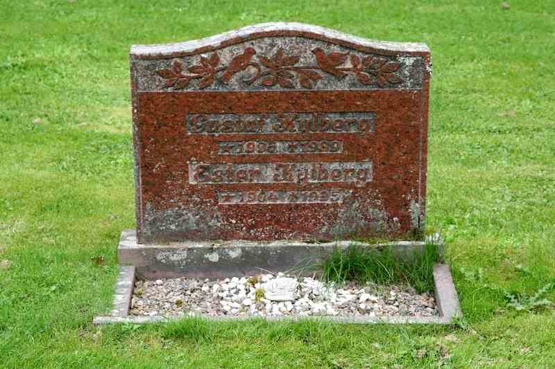 Grave number: F V A   127-128