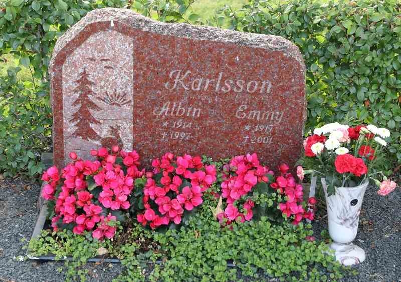 Grave number: G A 15-16