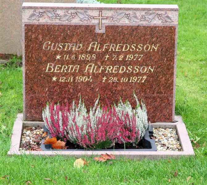 Hautatunnus: F Ö C   404-405