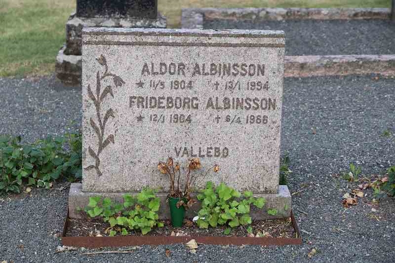 Grave number: G A 238-239