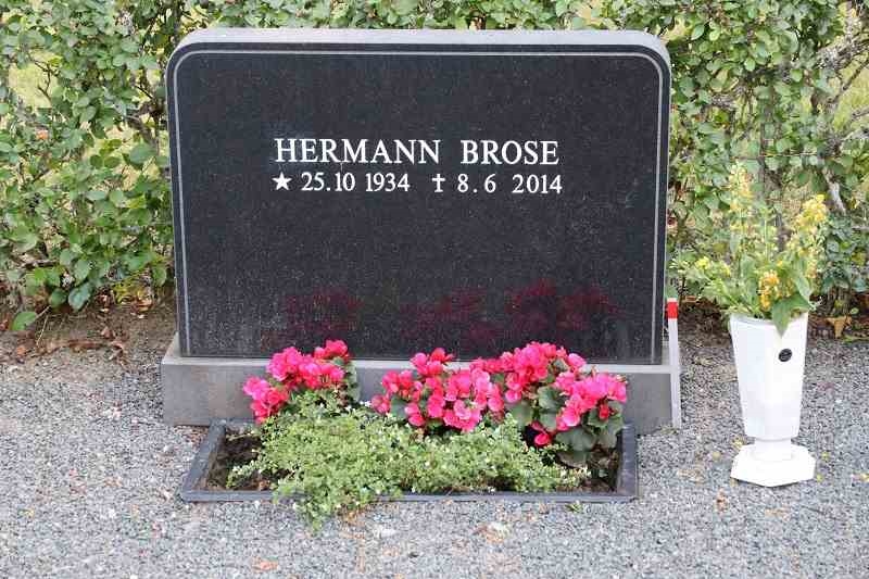 Grave number: G A 70-72