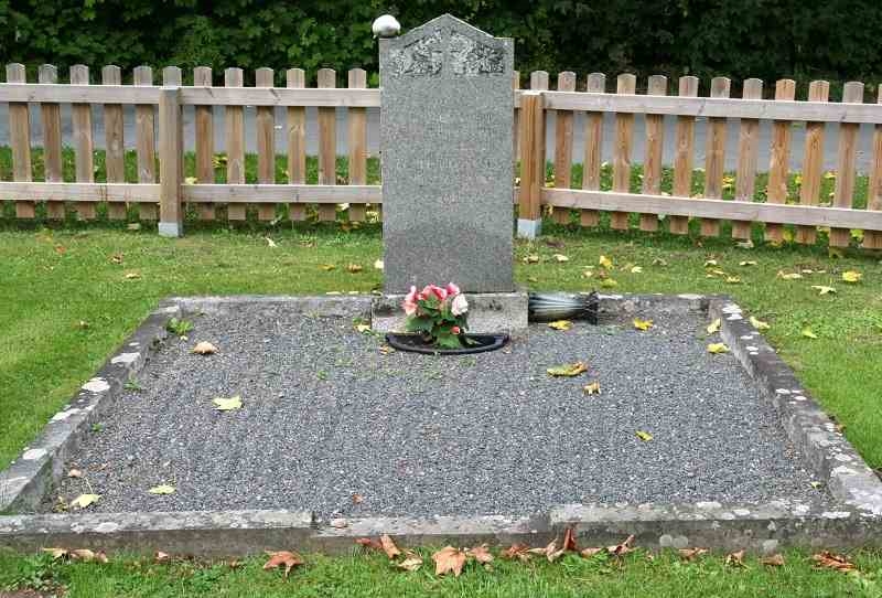 Grave number: F V A    47-48