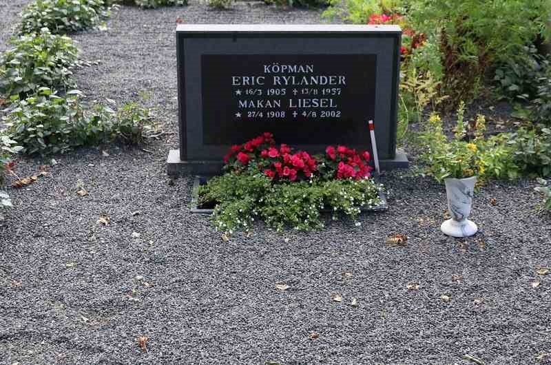 Grave number: G A 148-149