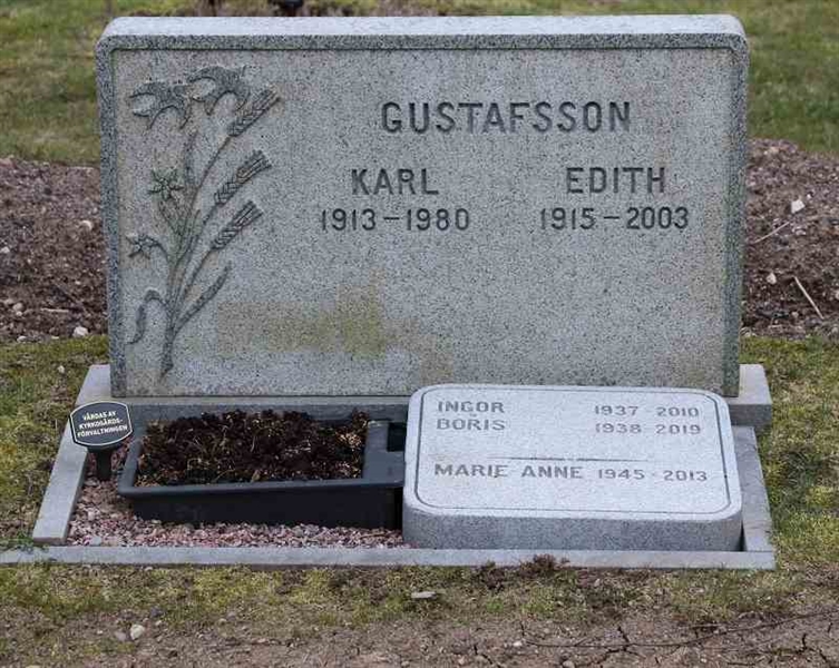 Grave number: M G 15   152-153