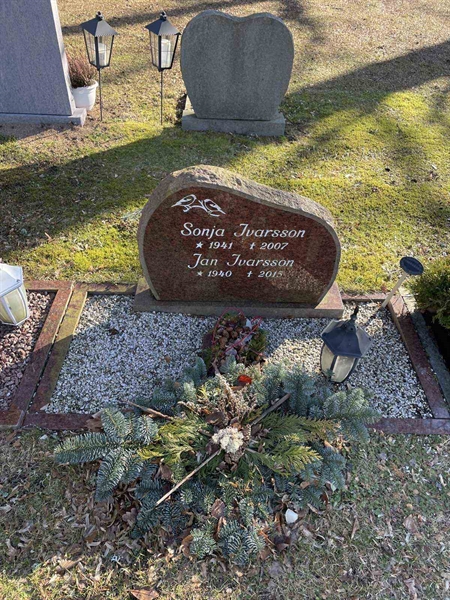 Grave number: VV 1   195