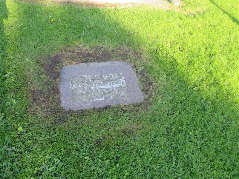 Grave number: 1 05   80