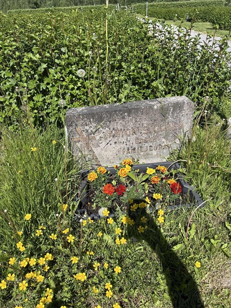Grave number: 4 M MA     5-6