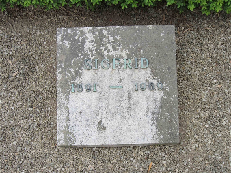Grave number: HA 03    12
