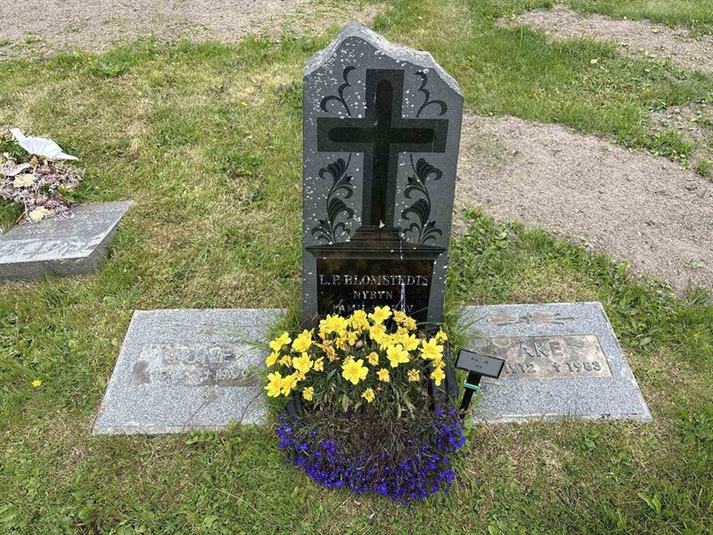 Grave number: 003 A    79