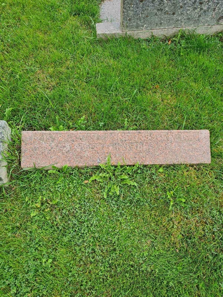 Grave number: KG 08   229
