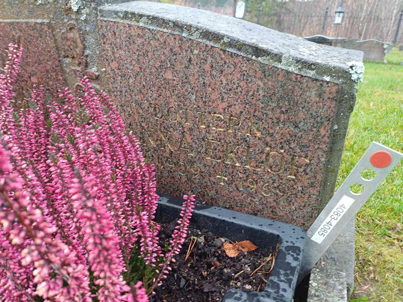 Grave number: JÄ 1 B 4083, 4084, 4085