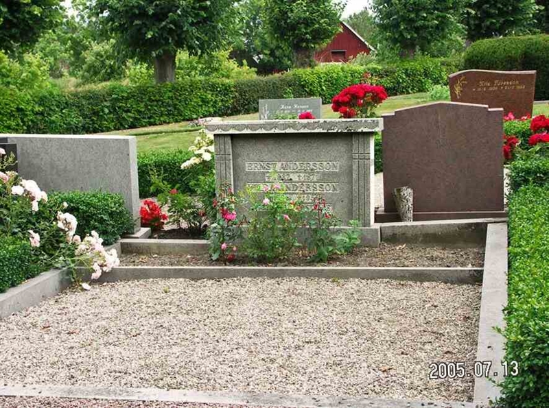 Grave number: 3 L    15, 16