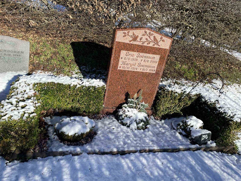 Grave number: L N B 46, 47