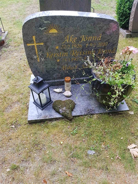 Grave number: 01 15008