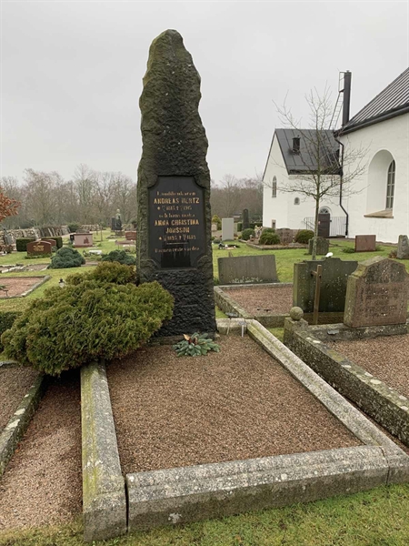 Grave number: SÖ B   104, 105