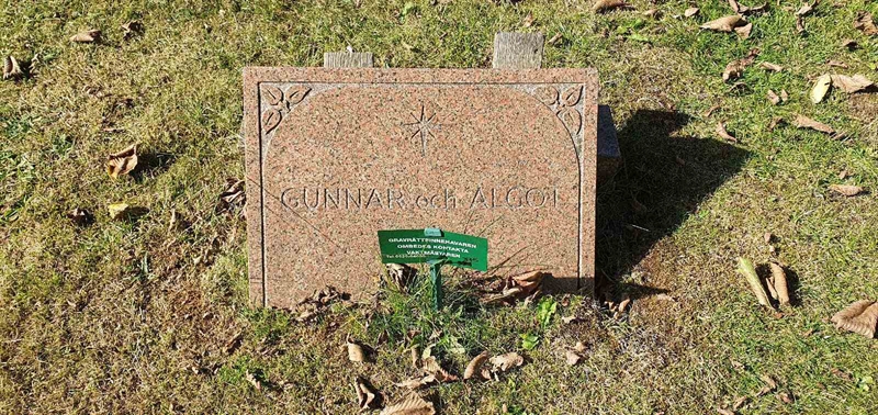 Grave number: SG 02   375
