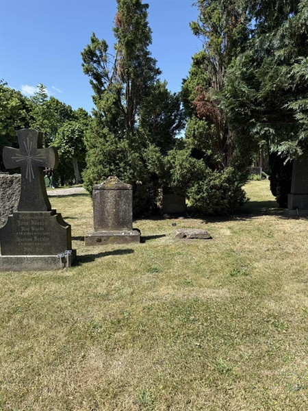 Grave number: TR 4 1   154