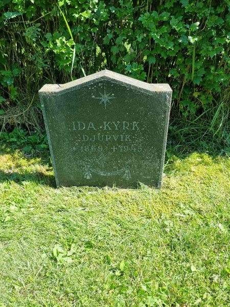Grave number: 2 11  135