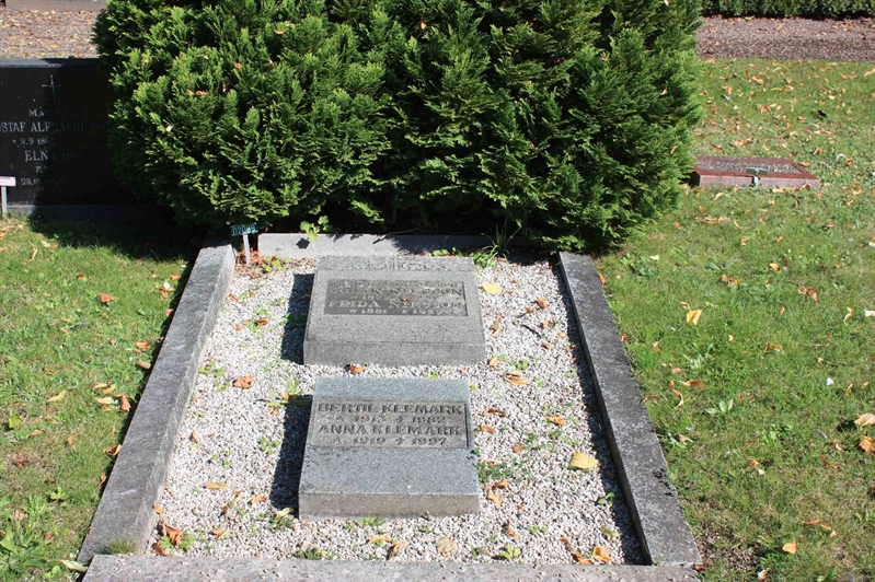 Grave number: Ö 02i   147