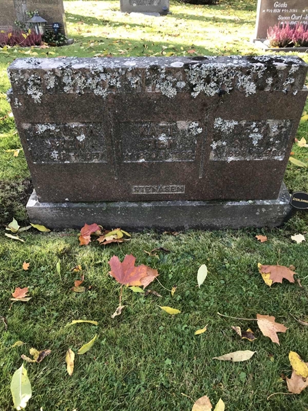 Grave number: 215 A   250-252