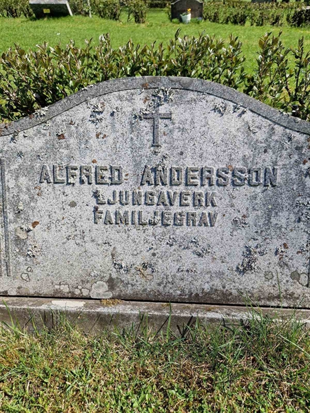 Grave number: 501 19 3711-3713
