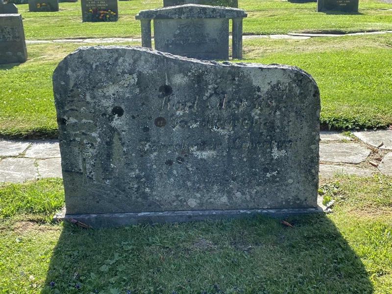 Grave number: 8 2 06    39-43