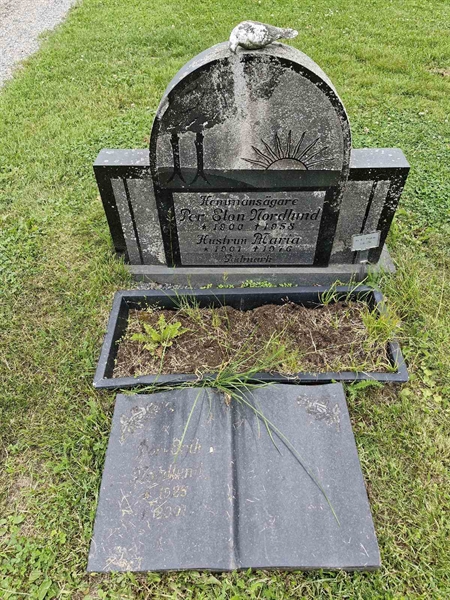 Grave number: GR PA   329-330