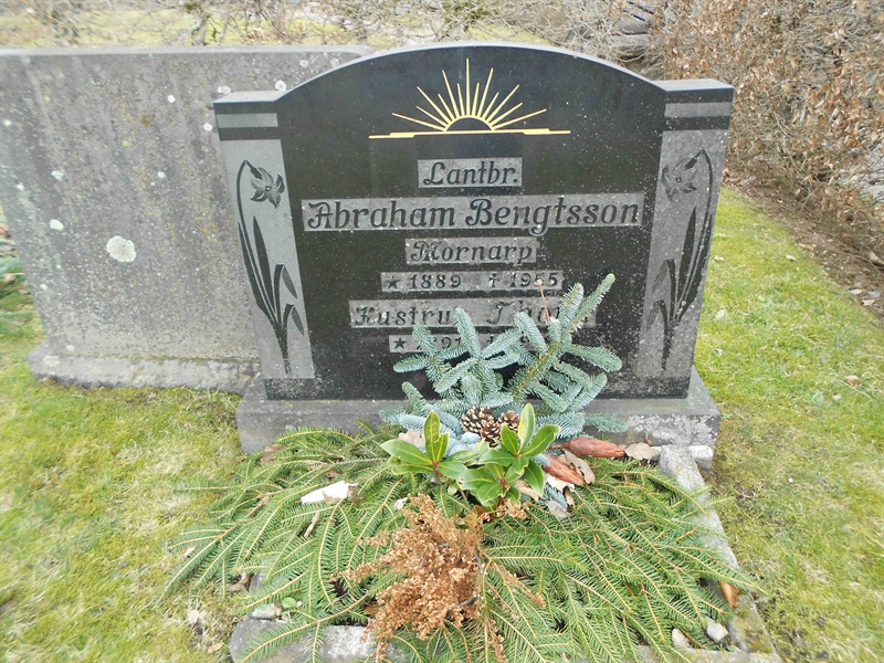 Grave number: NÅ M5   116, 117