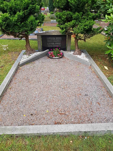 Grave number: 01   240