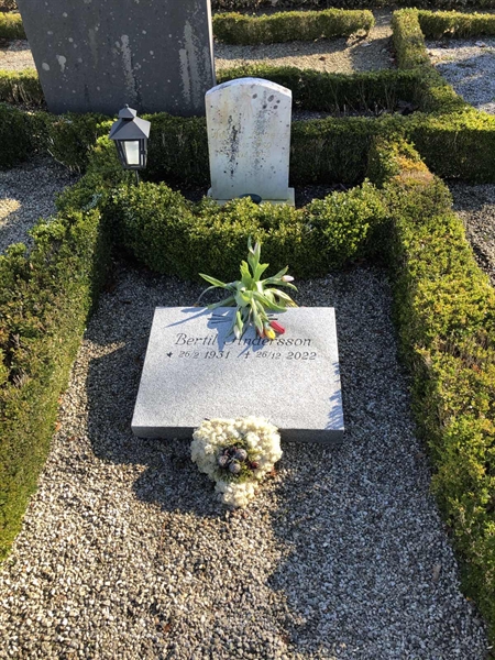 Grave number: FR 1    38