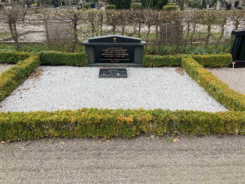 Grave number: Ö 26y 10a, 10b, 10c