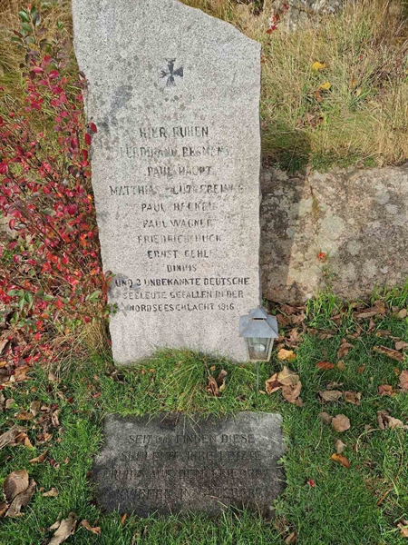 Grave number: F 0    35