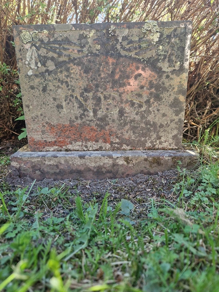 Grave number: 4 B   535